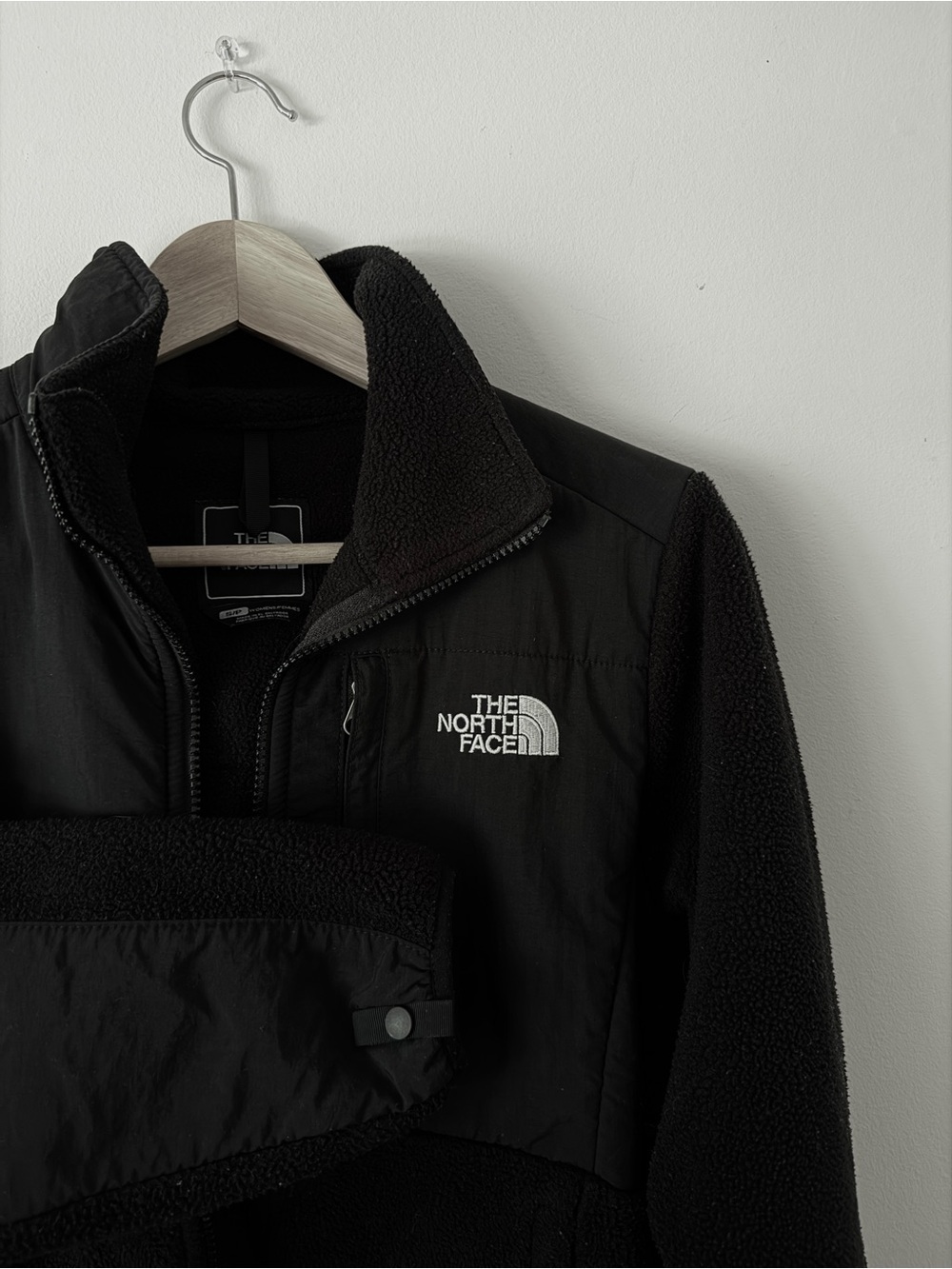 The North Face Women's Black Fleece Performance Jacket - Vintage TNF - Small - Picture 4 of 10